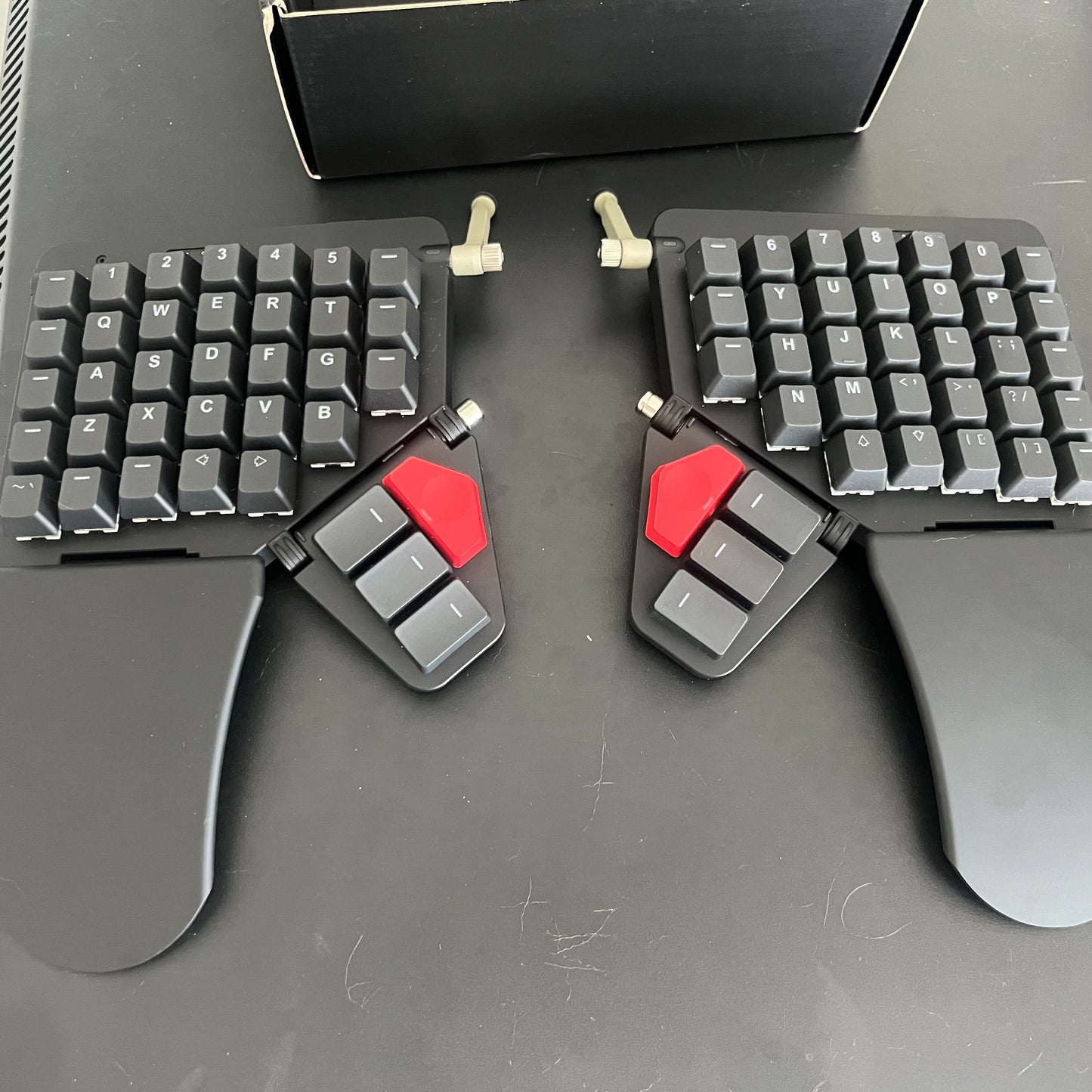 ZSA Moonlander - Like New